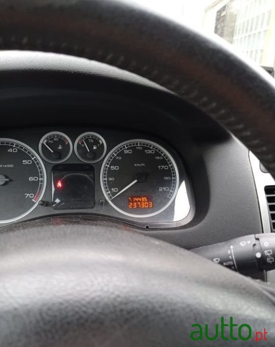 2004' Peugeot 307 Break photo #4