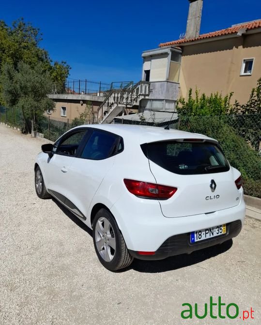 2015' Renault Clio photo #5