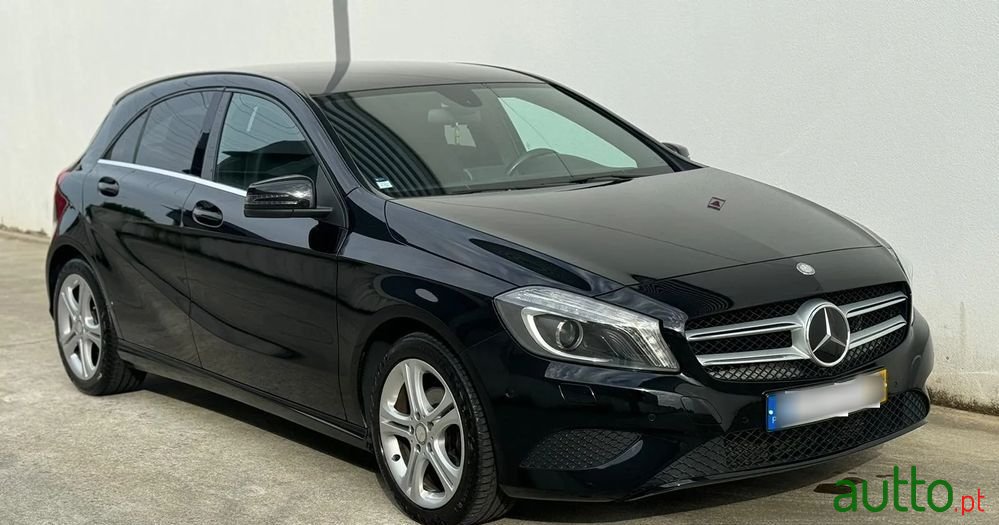 2014' Mercedes-Benz A 160 Cdi Urban photo #2