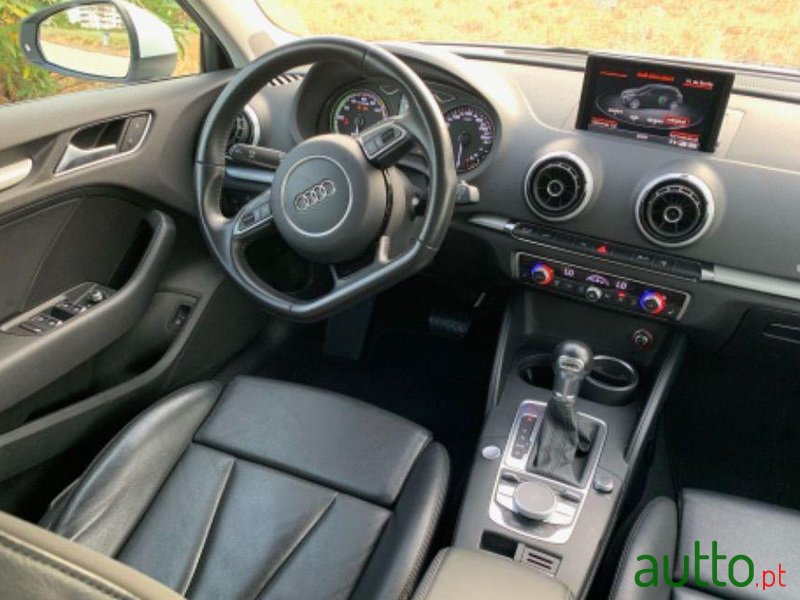 2015' Audi A3 Sportback photo #1