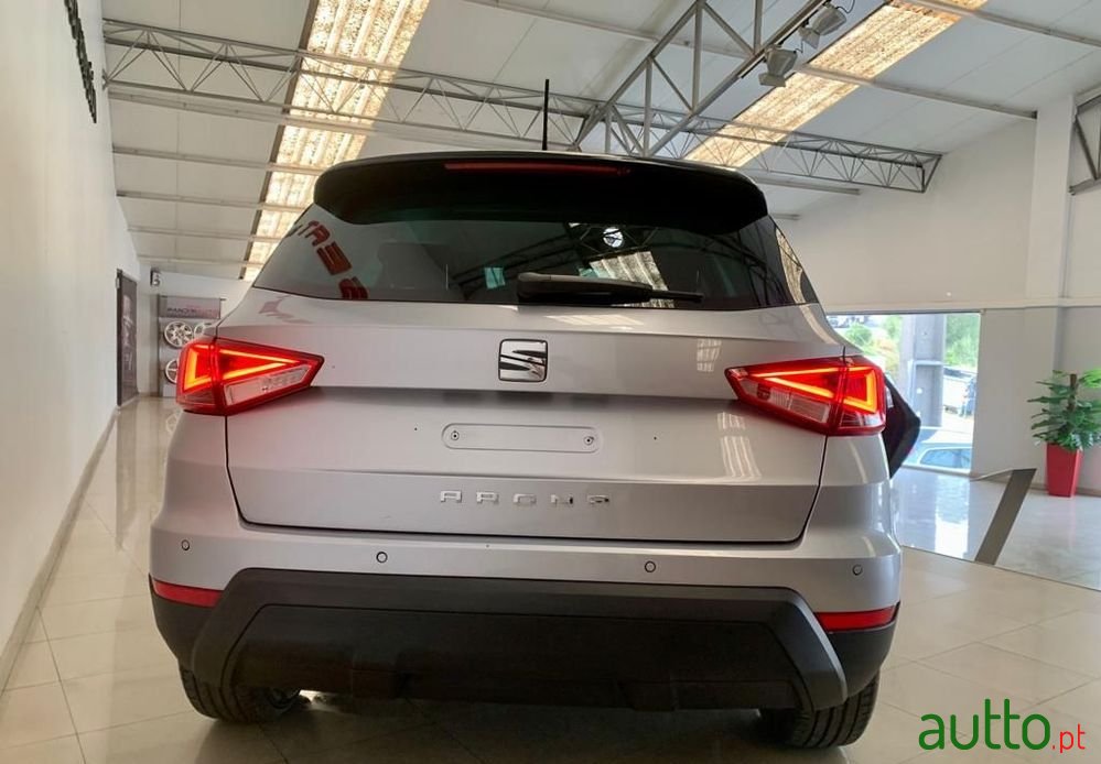 2019' SEAT Arona 1.0 Tgi Style photo #5