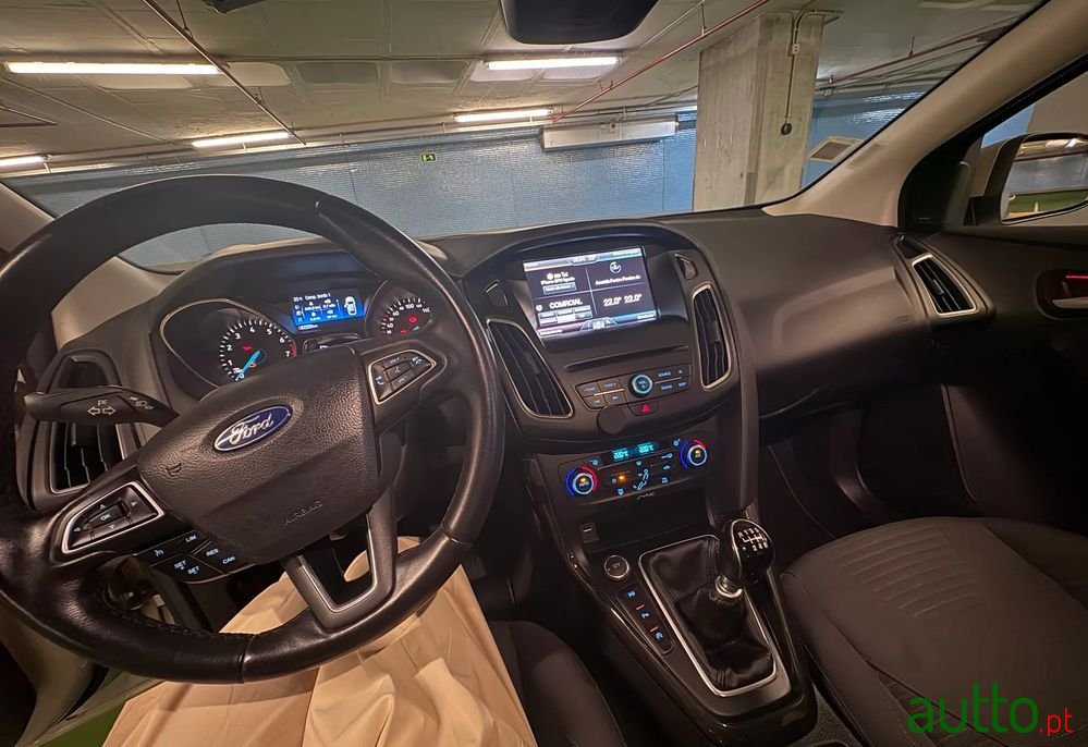 2015' Ford Focus photo #5