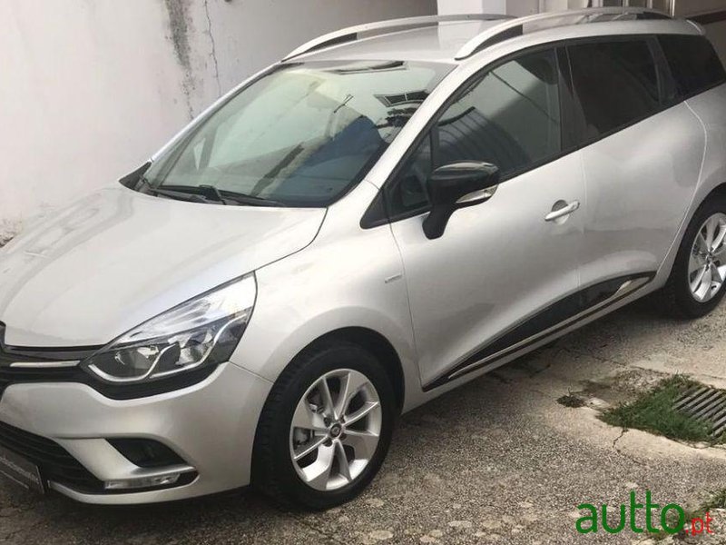 2017' Renault Clio Sport Tourer photo #1