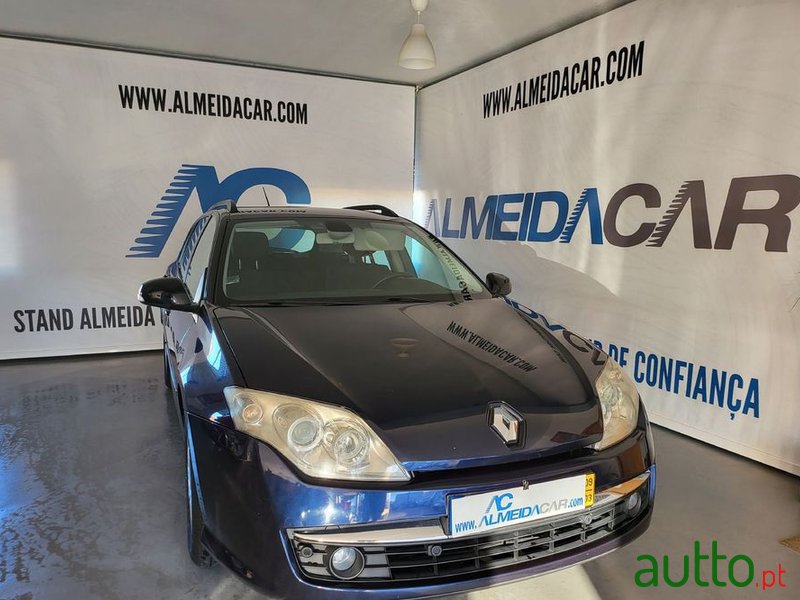 2009' Renault Laguna Break photo #3