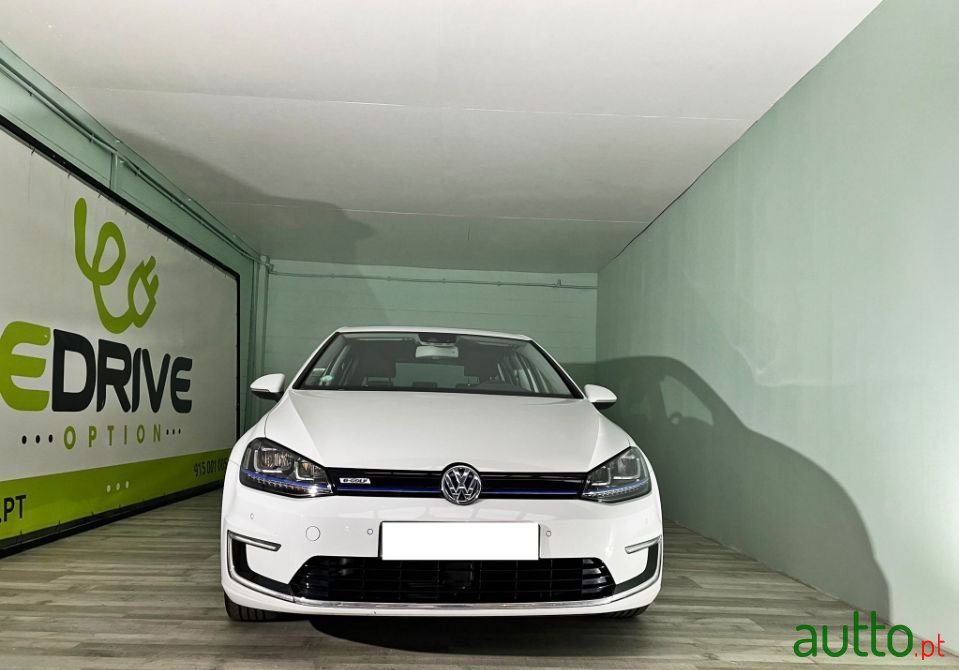2015' Volkswagen E-Golf photo #1