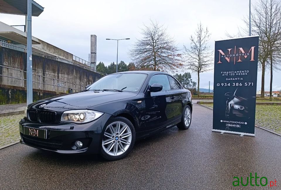 2011' BMW 120 photo #1