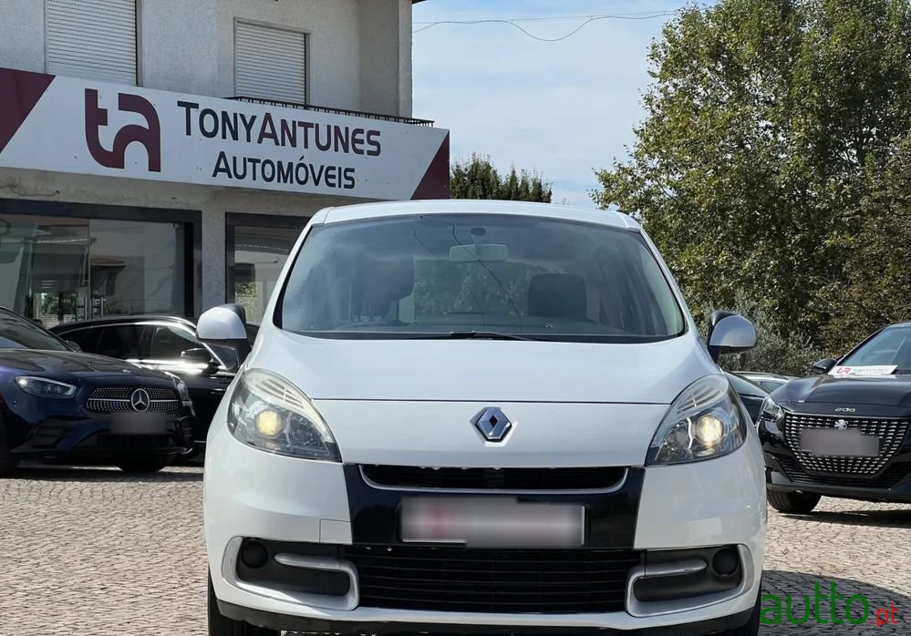 2013' Renault Scenic 1.5 Dci Sport Ss photo #5