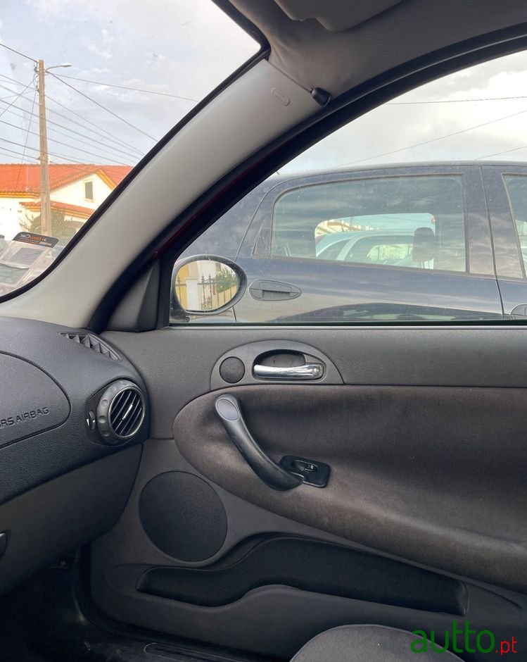 2001' Alfa Romeo 147 1.9 Jtd Plus photo #5