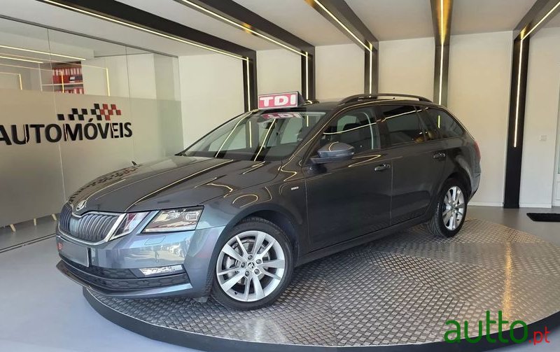 2017' Skoda Octavia Break photo #2
