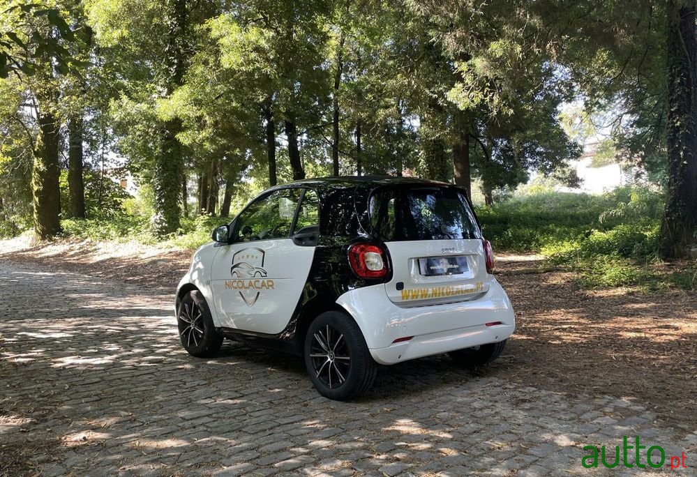 2021' Smart Fortwo Electric Drive Passion photo #5