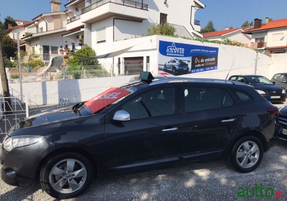 2011' Renault Megane Sport Tourer photo #5