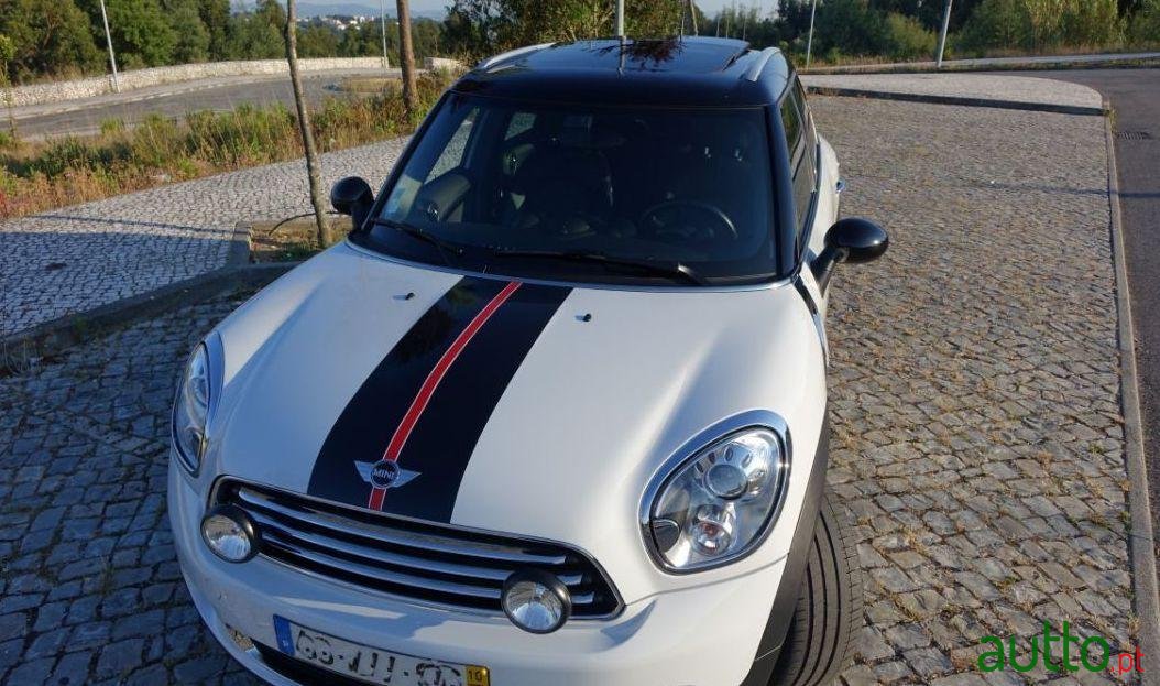 2010' MINI Countryman Cooper D photo #2