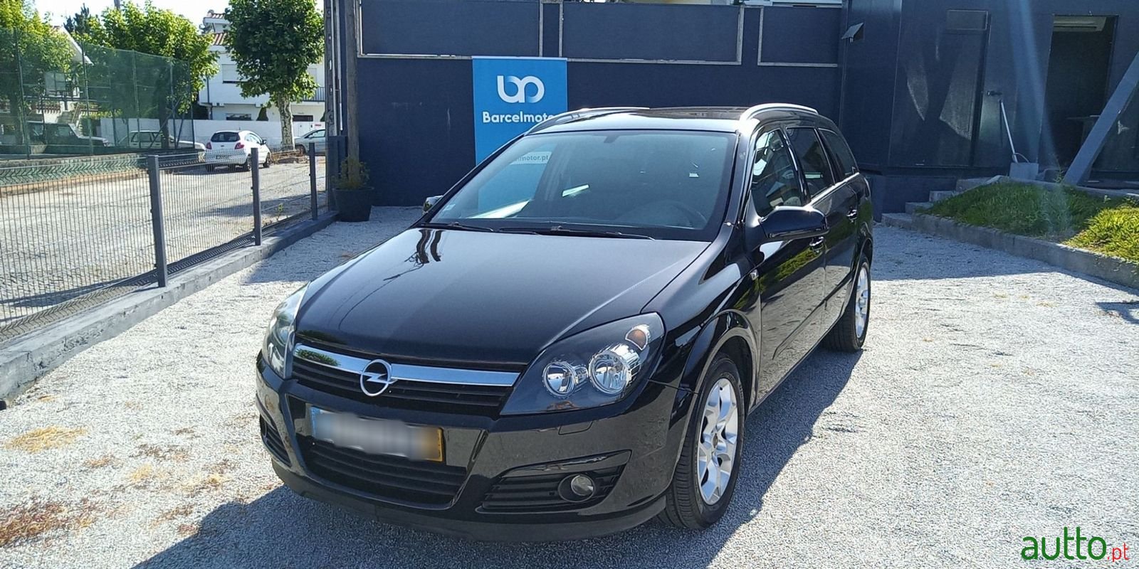 2006' Opel Astra Caravan photo #1