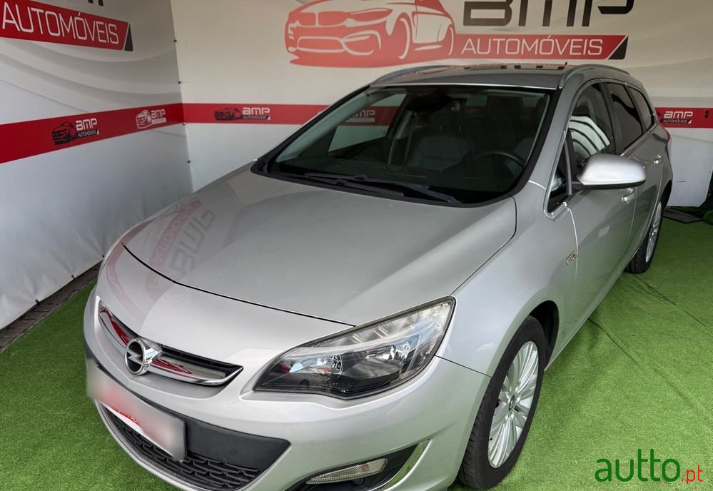 2014' Opel Astra Sports Tourer photo #3