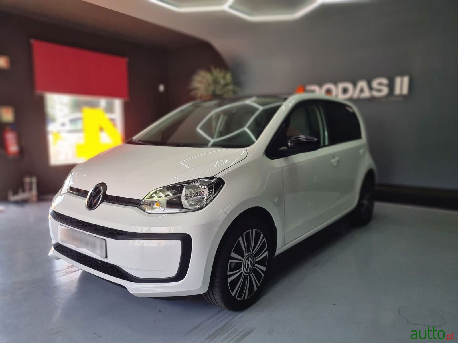 2022' Volkswagen Up photo #1