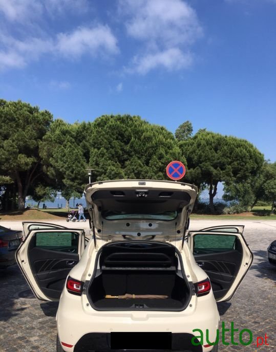 2017' Renault Clio photo #2