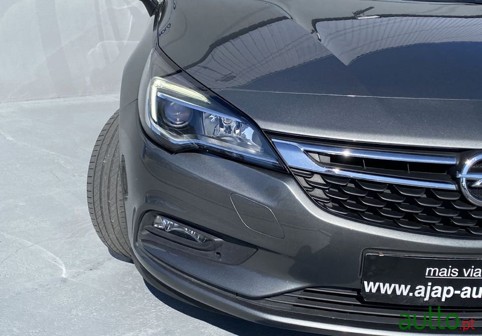 2017' Opel Astra Sports Tourer photo #2