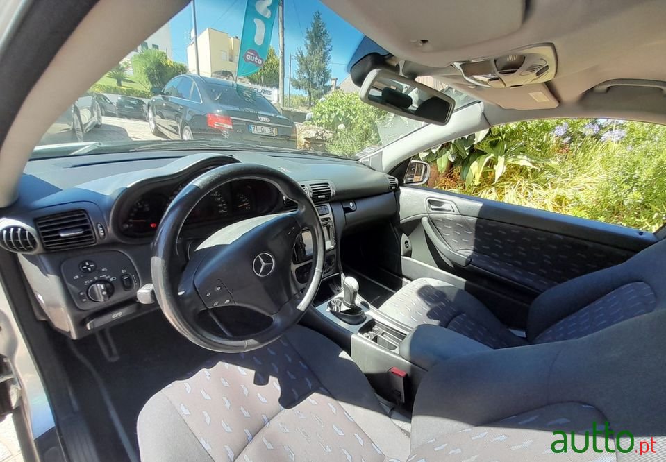 2001' Mercedes-Benz C-220 photo #4