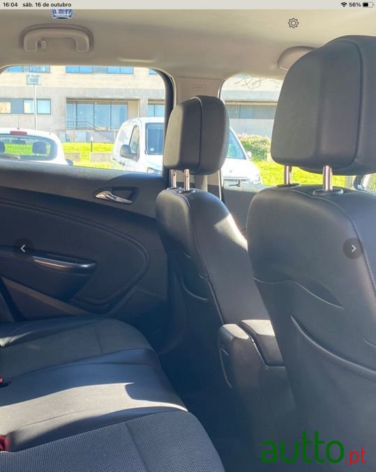 2012' Opel Astra Sport Tourer photo #3