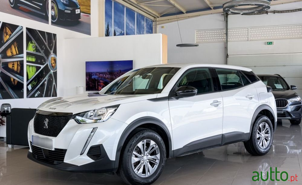 2023' Peugeot 2008 photo #1