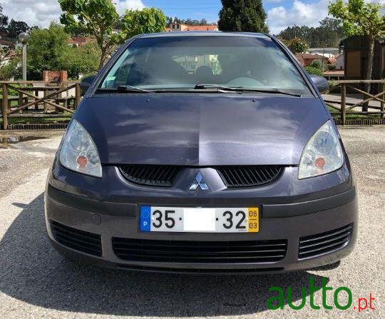 2006' Mitsubishi Colt photo #3