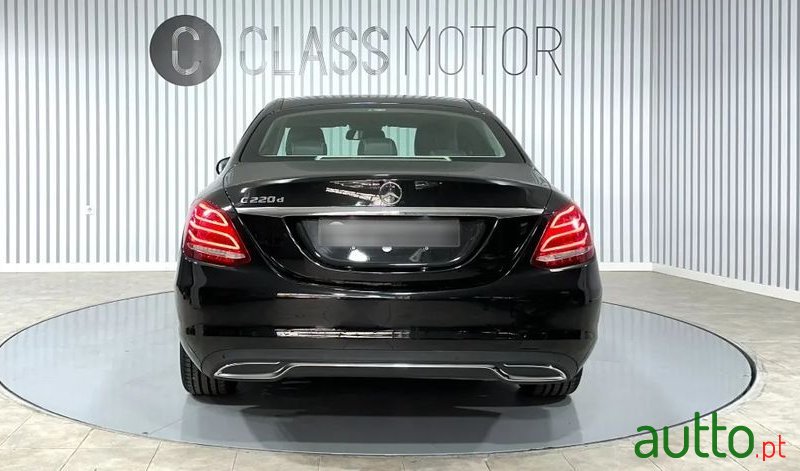 2017' Mercedes-Benz Classe C photo #6