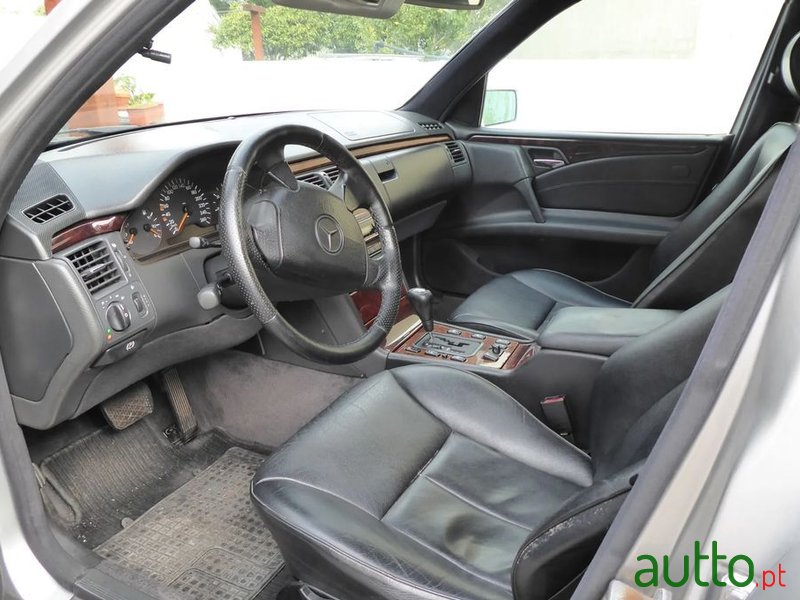 1998' Mercedes-Benz Classe E photo #4
