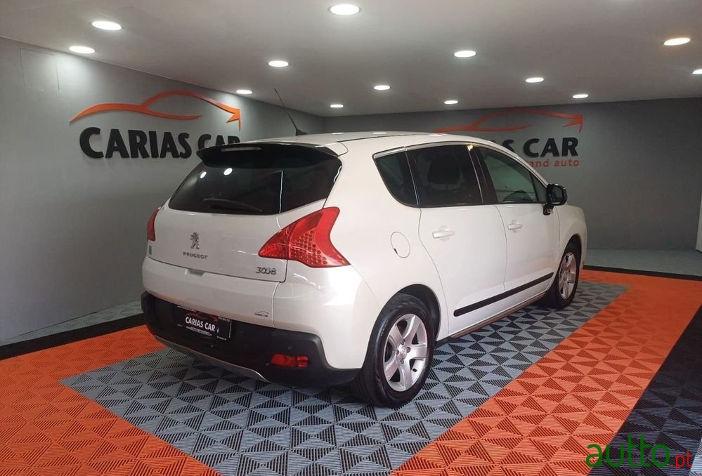 2013' Peugeot 3008 2.0 Hdi Hybrid4 photo #5