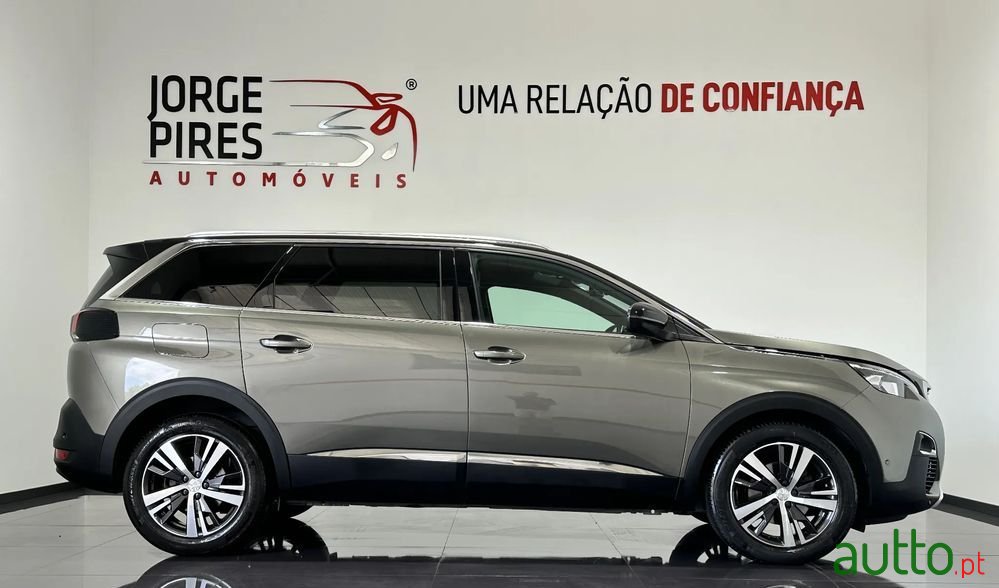 2019' Peugeot 5008 photo #3