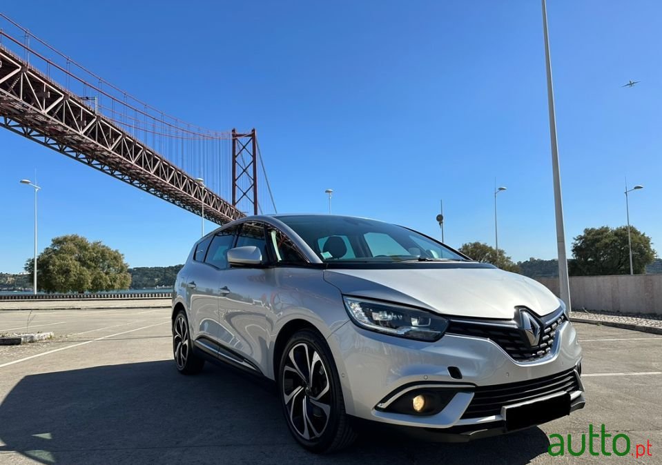 2019' Renault Grand Scenic photo #1