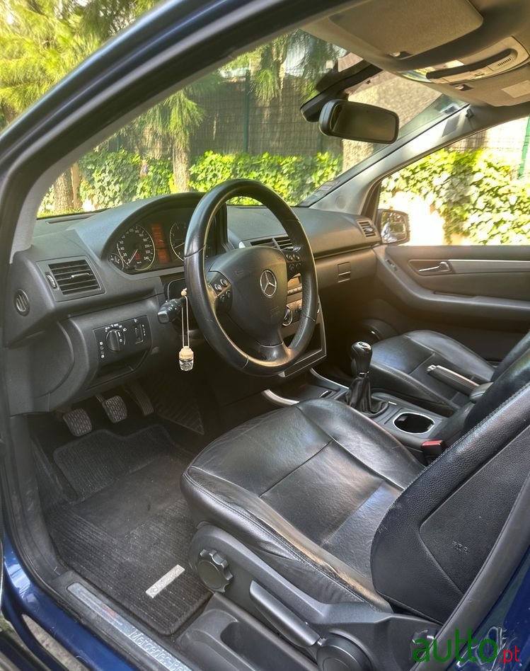 2008' Mercedes-Benz A 150 Avantgarde photo #5