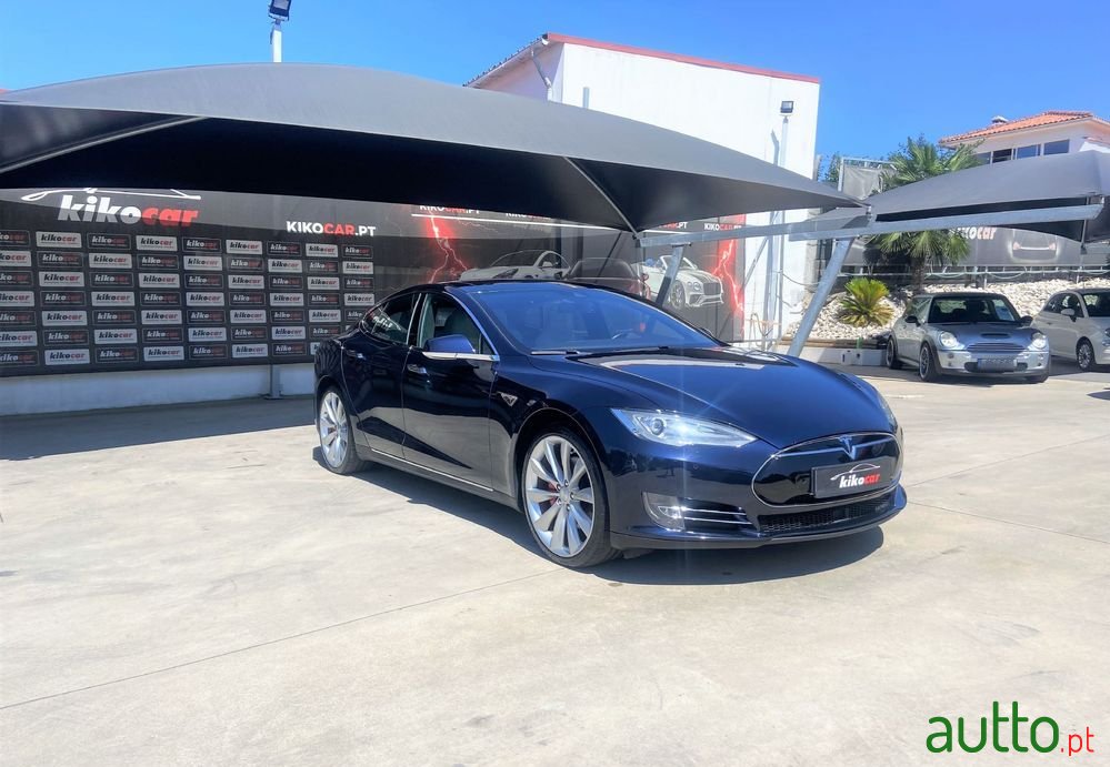 2015' Tesla Model S P85D photo #1