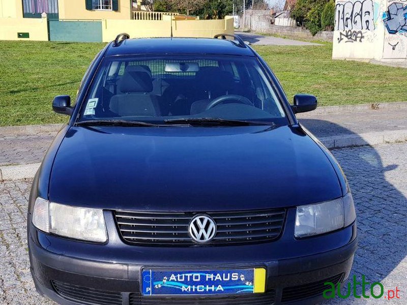 1998' Volkswagen Passat Variant photo #1