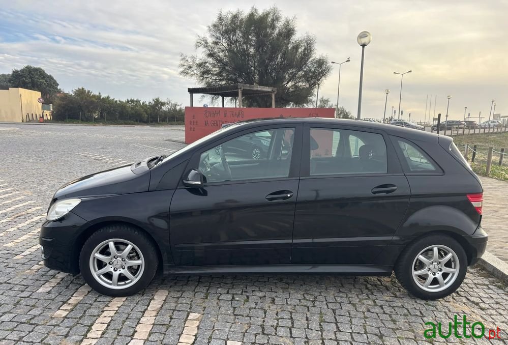 2008' Mercedes-Benz Classe B photo #3