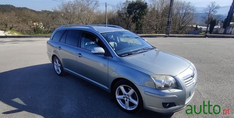 2007' Toyota Avensis Sw photo #1