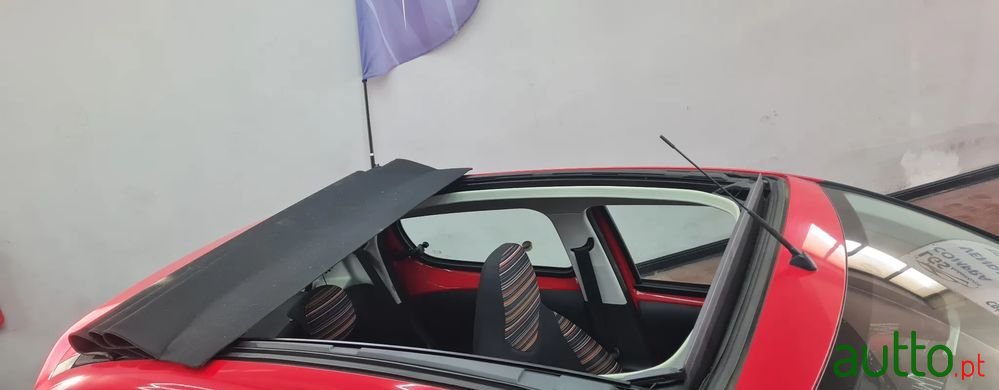 2014' Citroen C1 Airscape Vti Shine photo #5