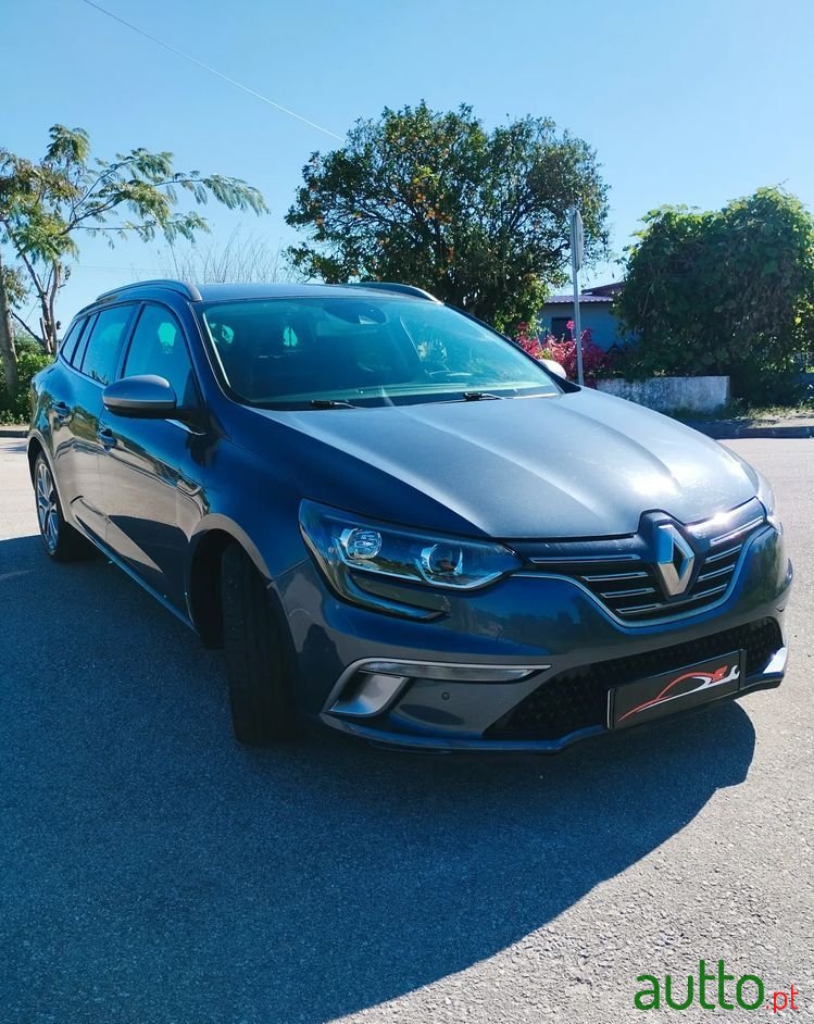 2016' Renault Megane Sport Tourer photo #2