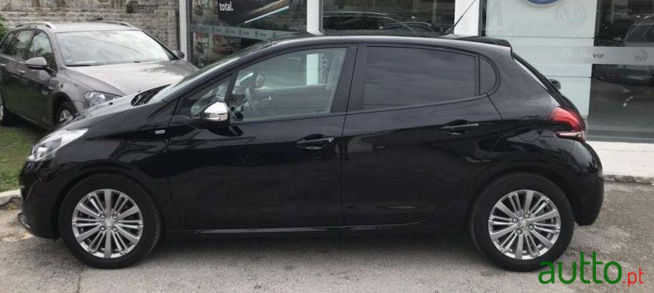 2017' Peugeot 208 photo #1