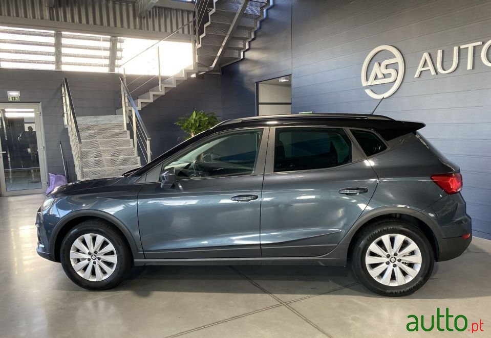 2021' SEAT Arona photo #2