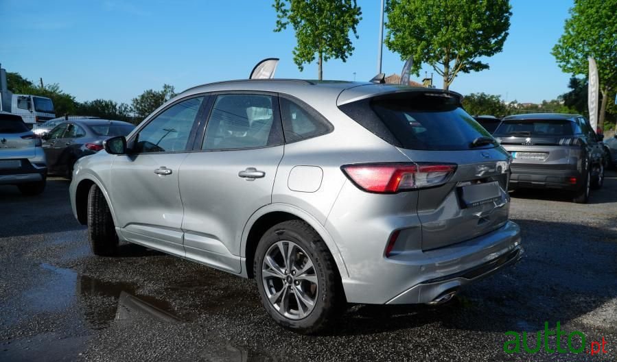 2022' Ford Kuga photo #5