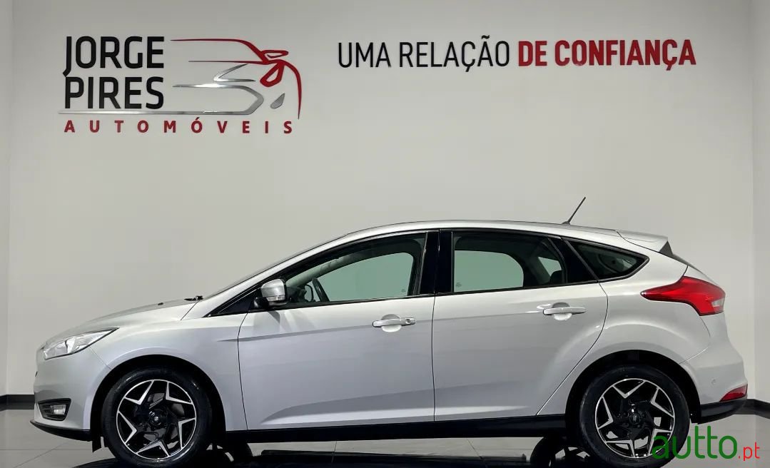 2017' Ford Focus photo #4