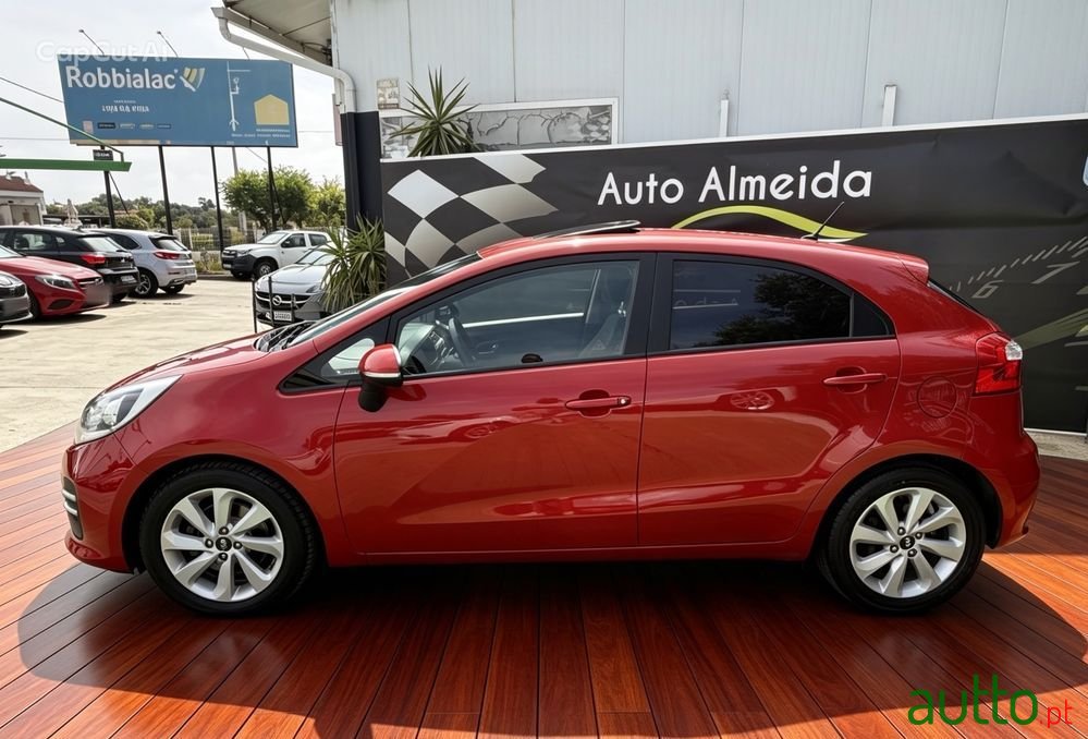 2017' Kia Rio photo #5