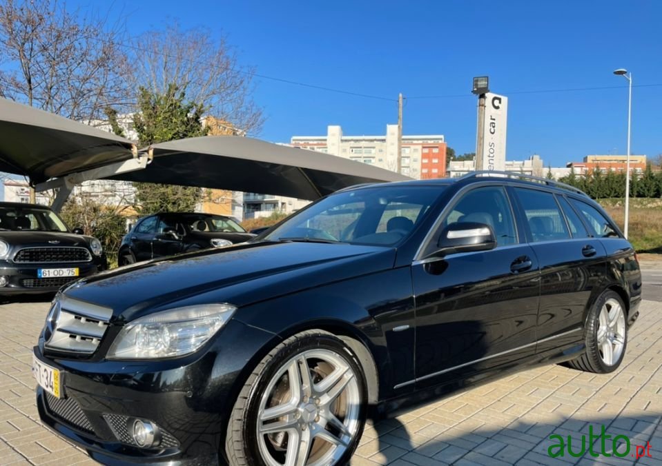 2008' Mercedes-Benz C-320 photo #1