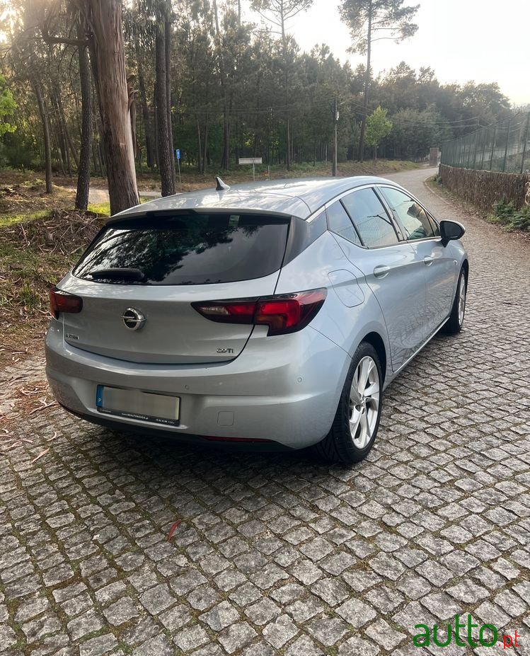 2019' Opel Astra photo #5