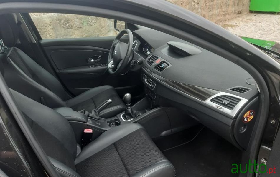 2009' Renault Megane Sport Tourer photo #1