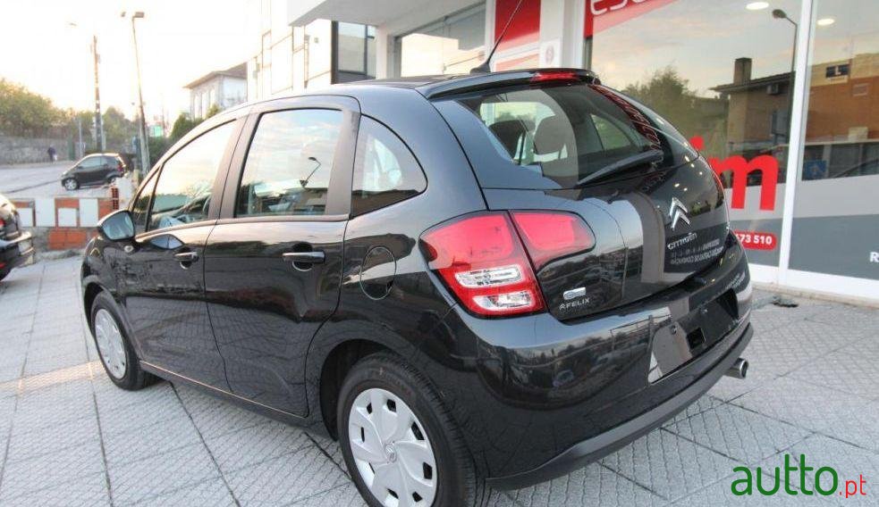 2011' Citroen C3 photo #2