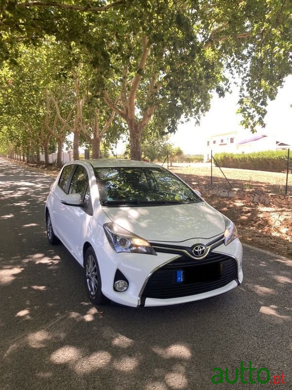 2016' Toyota Yaris photo #2