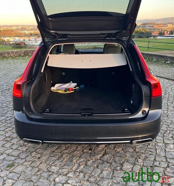 2020' Volvo V90 photo #4