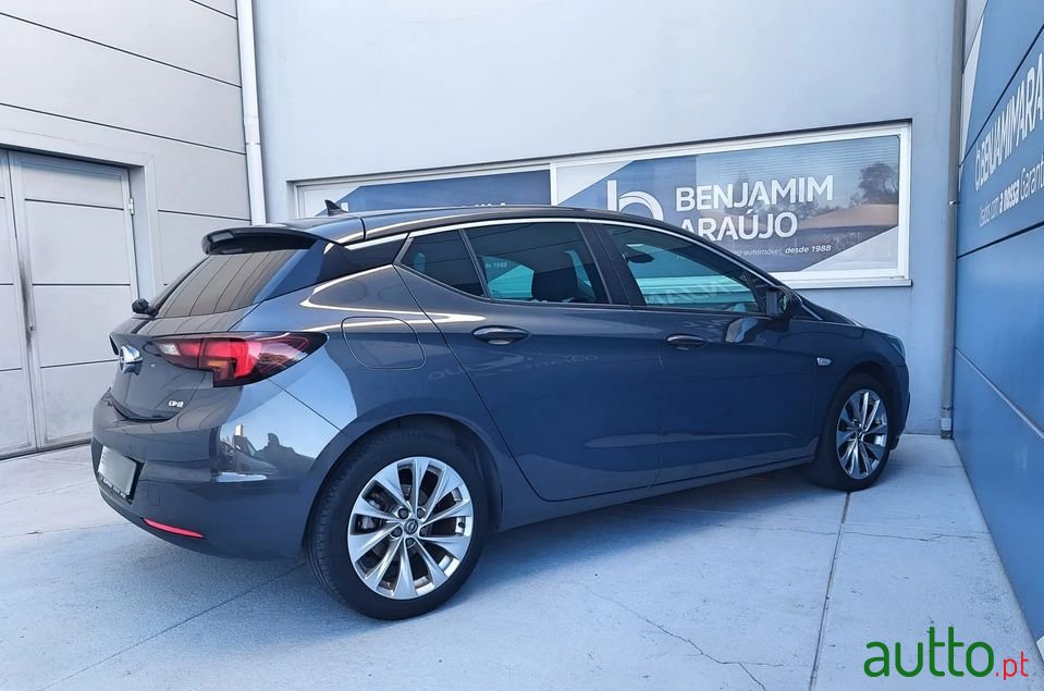 2016' Opel Astra photo #5