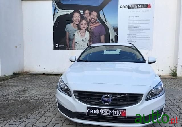 2017' Volvo V60 photo #3